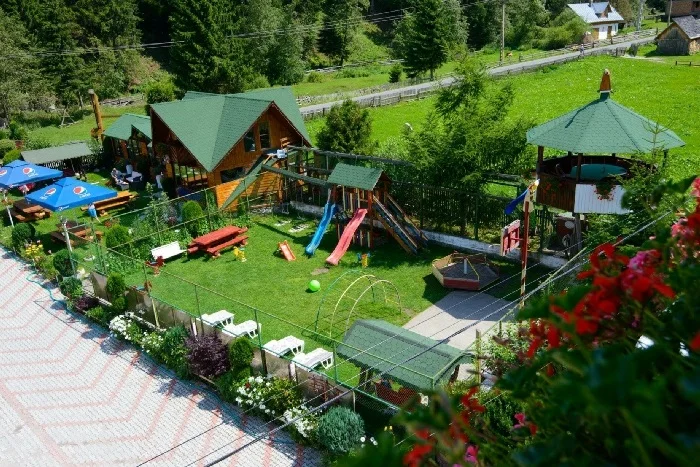 Pensiunea Nicoleta Moieciu — imagine 1, tabără familie Kogaion